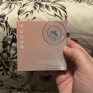 BECCA Shimmering Skin Perfector Pressed - Berlin Girl Glow